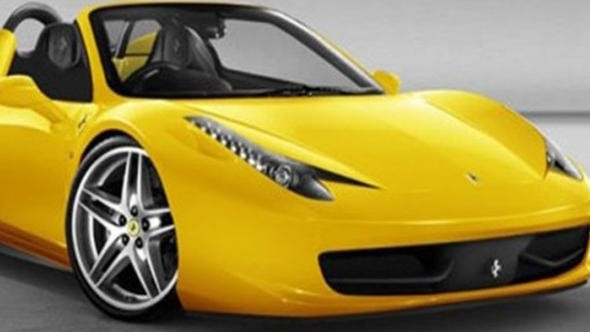 3 Ferrari’ye çarpan garson için yardım kampanyası başlatıldı
