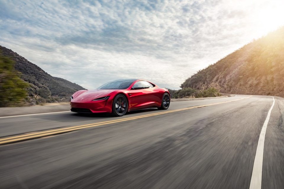 Tesla yeni Roadster'ın fotoğraflarını yayınladı
