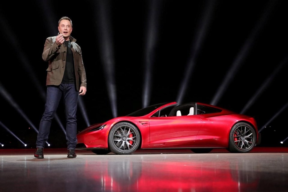 Elon Musk'tan uçan otomobil açıklaması: Şaka yapmıyorum